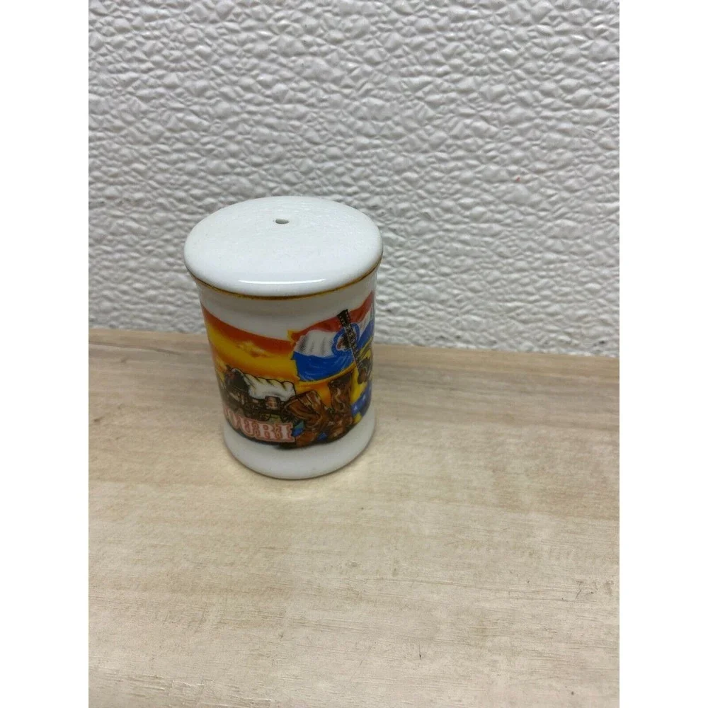 Vintage Missouri Ceramic Salt Shaker Travel Souvenir